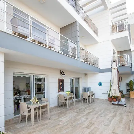 Twins فندق Çeşme