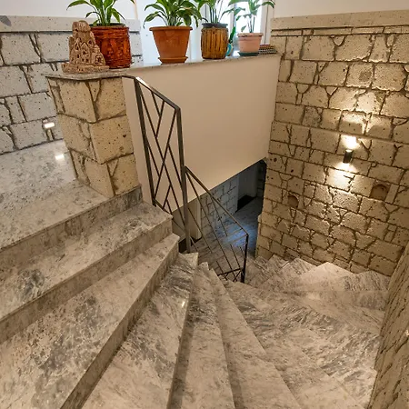 Twins Szálloda Çeşme